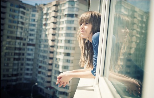 只是眼泪不再浮现_阳光意境的欧美风格女生q